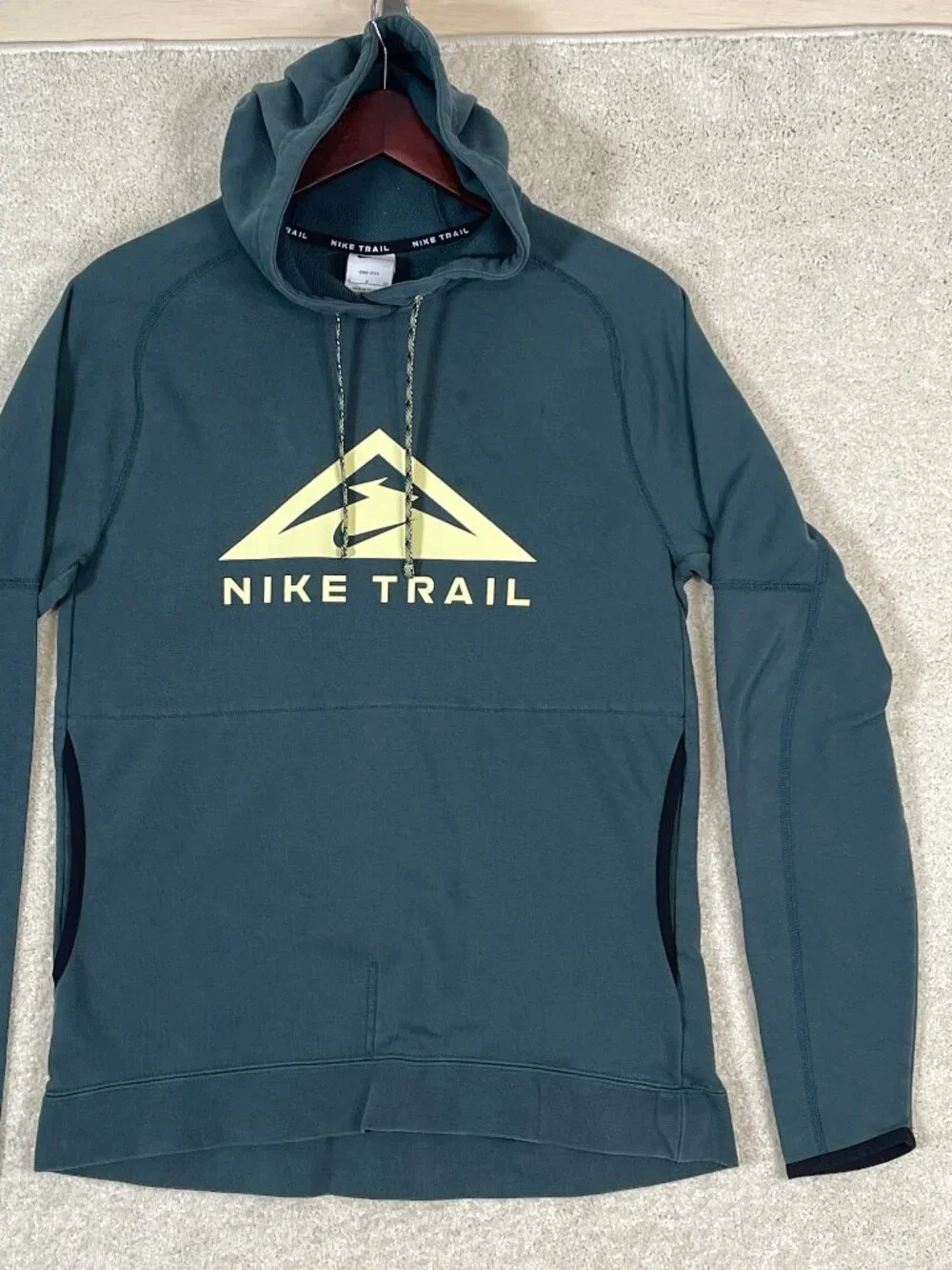Nike Men's Dri-FIT Magic Hour Trail Running Hoodie Size Small Teal DV9324